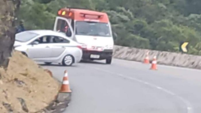 Acidente aconteceu na rodovia Floriano Rodrigues Pinheiro.