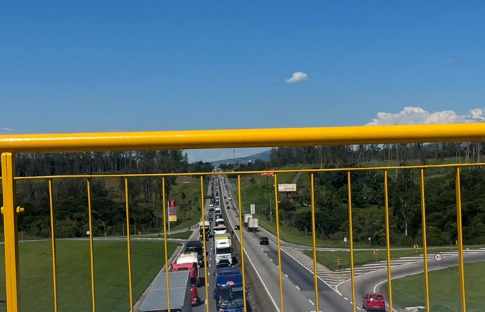 Rodovias sob concessão da RioSP registram previsão de tráfego recorde para Réveillon 2025