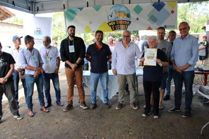 Pinda realiza entrega de contratos de regularização fundiária para 150 famílias do Liberdade I e II