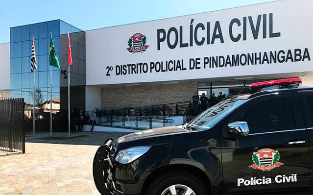 Jovem morre atropelada após tentar atravessar a Dutra em Pindamonhangaba