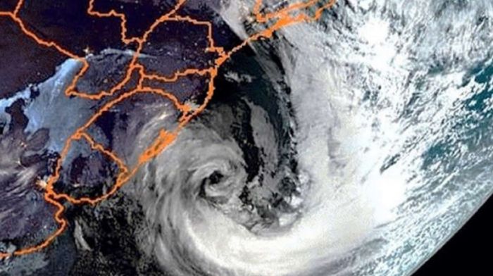 Ventos de mais de 100 km/h causam estragos no Vale do Paraíba durante passagem de ciclone extratropical