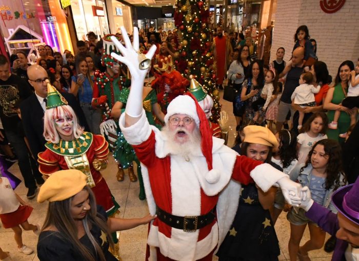 Papai Noel chega ao Colinas Shopping com grande festa e abertura oficial da decoração de Natal