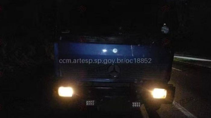 Colisão entre moto e caminhão deixa vitima fatal na rodovia Carvalho Pinto em Taubaté