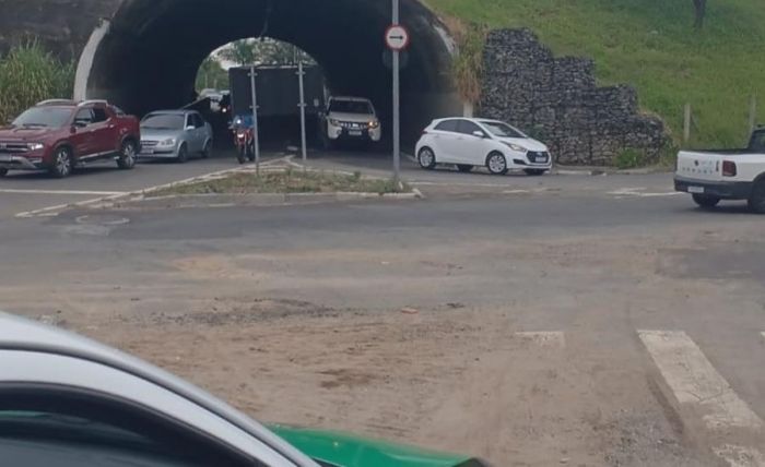 Obra provoca interdições e mudanças no trânsito no Campos Elíseos em Taubaté 