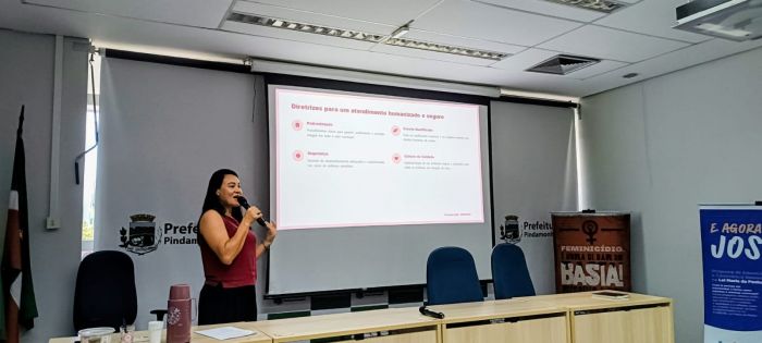 Capacitação prepara equipes da Ouvidoria para atendimento a mulheres vítimas de violência em Pindamonhangaba