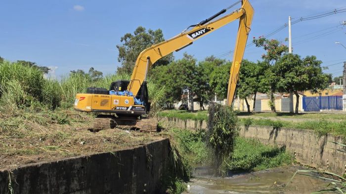Taubaté inicia desassoreamento de córrego no Jardim Santa Tereza e reforça ações de revitalização urbana