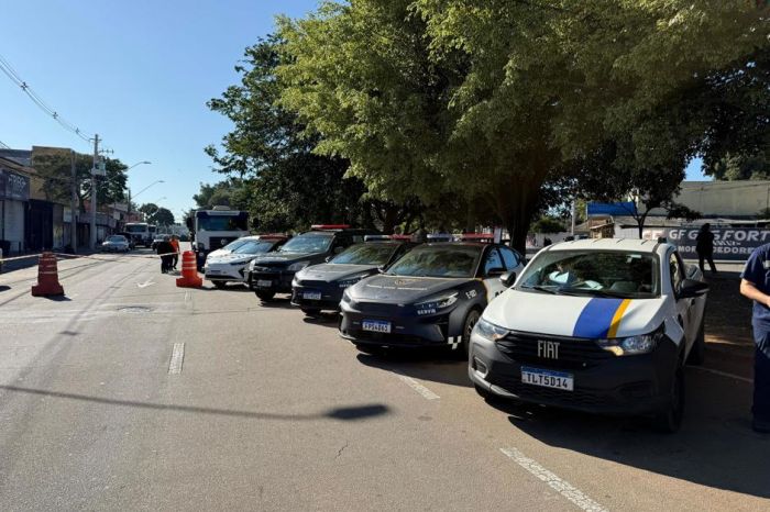 Operação fiscaliza bares e adegas e interdita estabelecimento em São José dos Campos