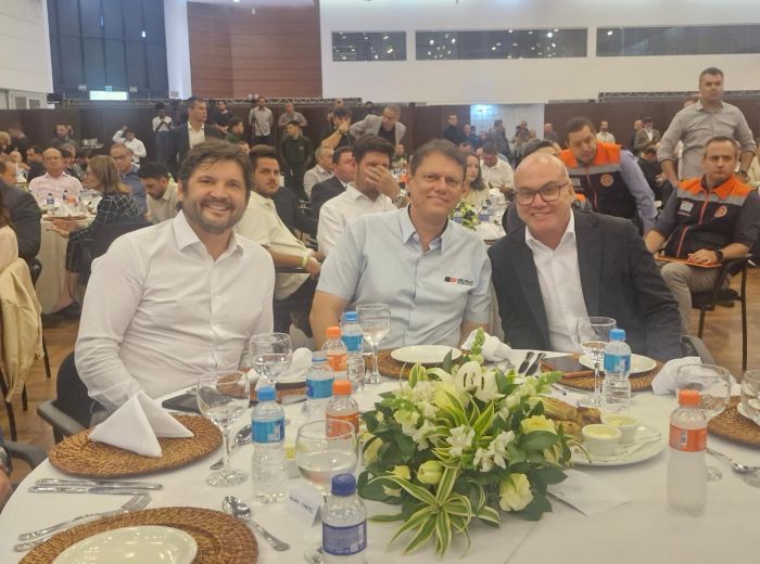 Prefeito de Pindamonhangaba discute novos investimentos com governador durante agenda no Vale do Paraíba