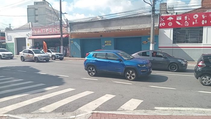 Motoristas de aplicativo realizam protestos por melhores condições em Taubaté