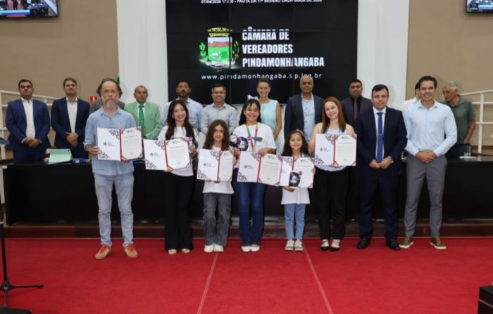 Trio infantil de hip hop recebe moção na Câmara de Pindamonhangaba após destaque em competição de dança