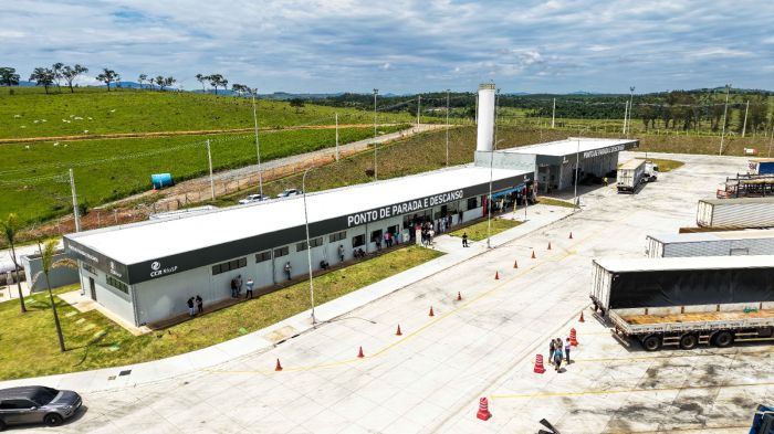 Vacinação contra gripe é disponibilizada em ponto de parada para caminhoneiros em Pindamonhangaba