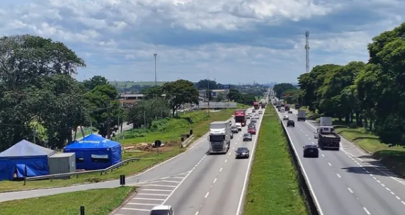 Dutra terá interdição noturna em Caçapava para construção de nova passarela