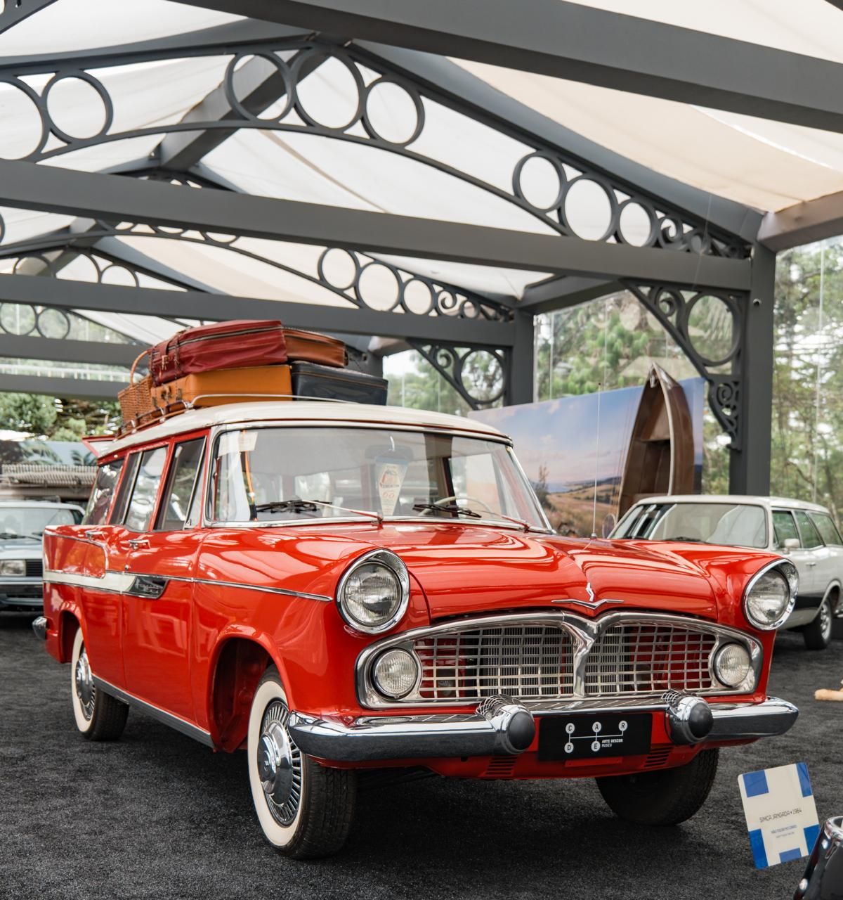 CARDE inaugura exposição sobre viagens em família com clássicos do automobilismo