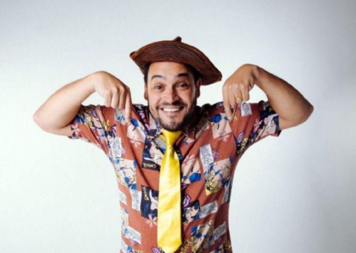 Matheus Ceará se apresenta no Teatro Municipal de São Sebastião