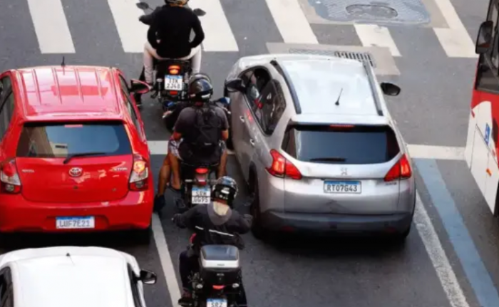 Novas regras para ciclomotores entram em vigor em todo o Brasil