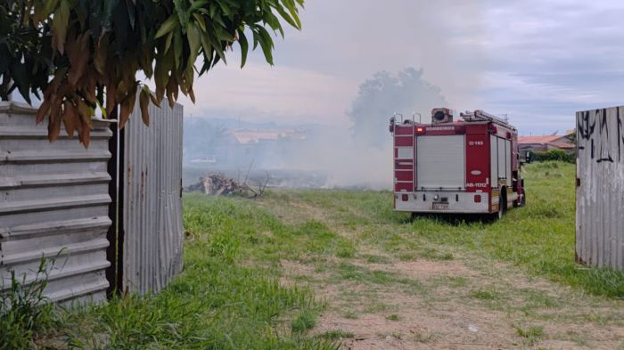 Prefeitura de Pindamonhangaba autua responsáveis por queimada irregular no Alto do Cardoso