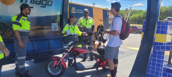 Prefeitura intensifica orientação a usuários de patinetes e bicicletas elétricas em São José dos Campos