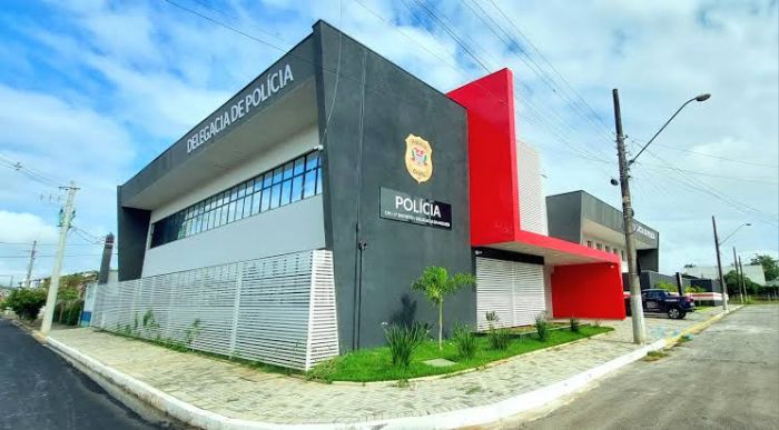 Quadrilha invade loja em shopping e furta até 40 celulares avaliados em R$ 200 mil em Lorena