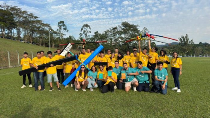 Estudantes de Taubaté conquistam destaque em desafio de miniplanadores da Embraer