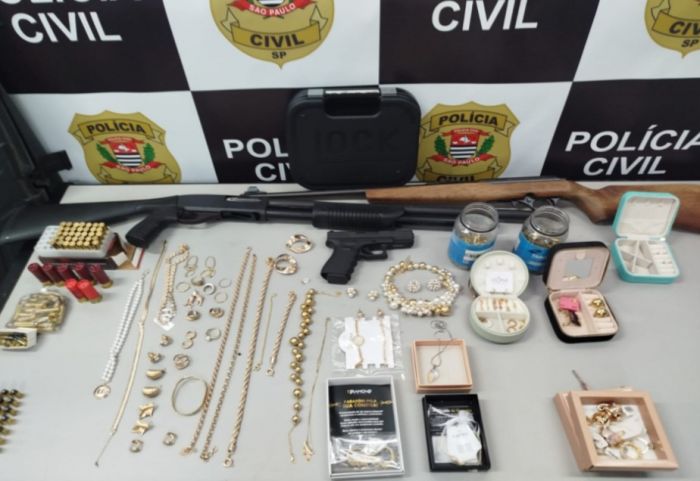 Polícia Civil apreende arsenal e joias em chácara de Caçapava