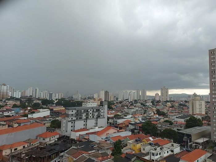 Previsão do tempo em SP aponta sábado com risco de chuva forte e temperaturas entre 15°C e 22°C