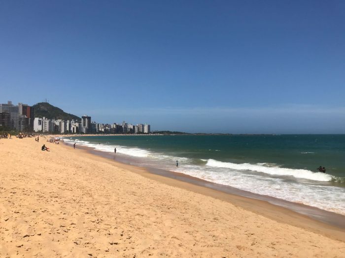 Bombeiros salvam 38 pessoas após série de afogamentos no litoral paulista