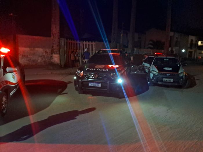 Criminoso mata motociclista a tiros e foge com BMW em Ubatuba 