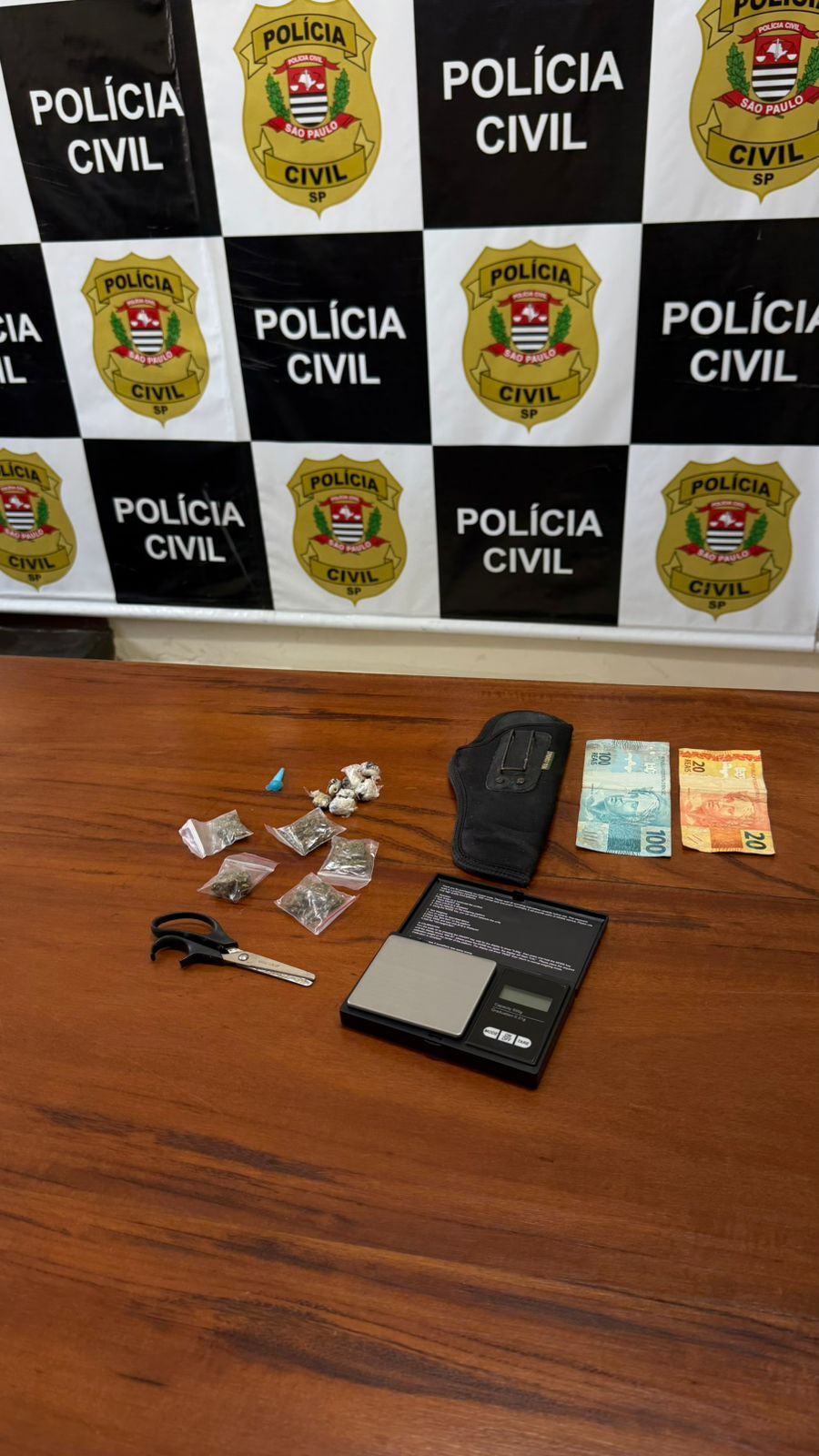 Polícia Civil prende suspeito de tráfico durante operação ligada a investigação de homicídio em Ubatuba