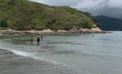 Turista morre afogado após ser arrastado por correnteza em praia de São Sebastião