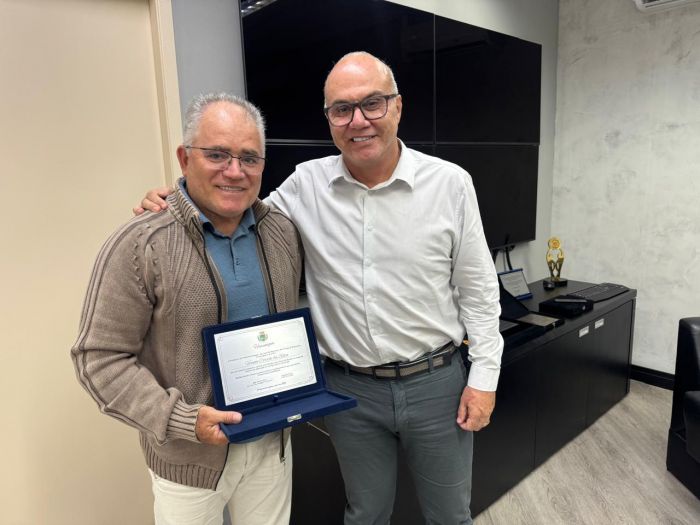 Prefeitura de Pindamonhangaba reconhece trajetória de servidores após 40 anos de trabalho
