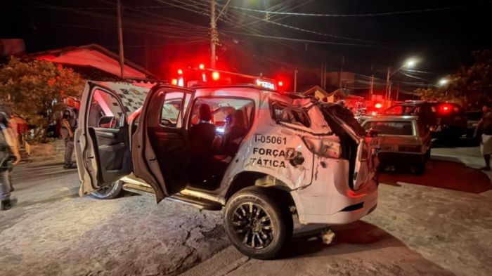 Policial morre em capotamento durante perseguição tática em Taubaté