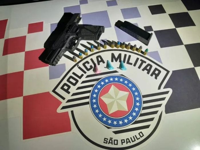 Homem é detido em Guaratinguetá com pistola 9mm e drogas durante operação da PM