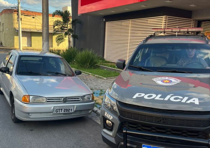 BAEP prende homem com carro furtado e adulterado em Lorena