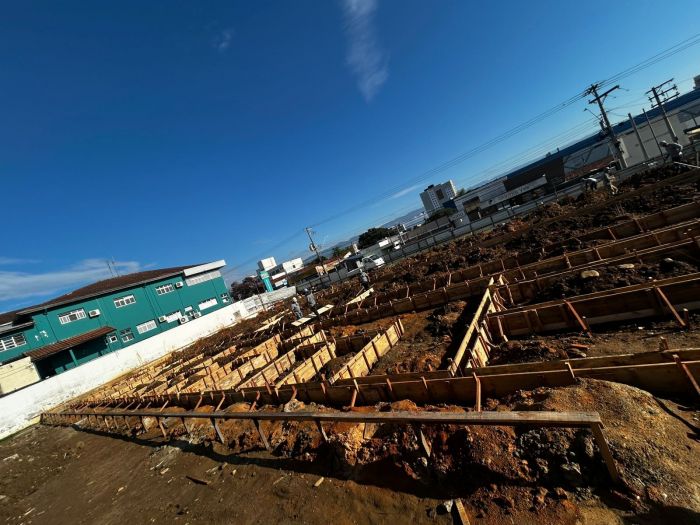 Centro de Especialidades avança em obra e promete ampliar em até 4 vezes atendimentos do SUS em Pindamonhangaba