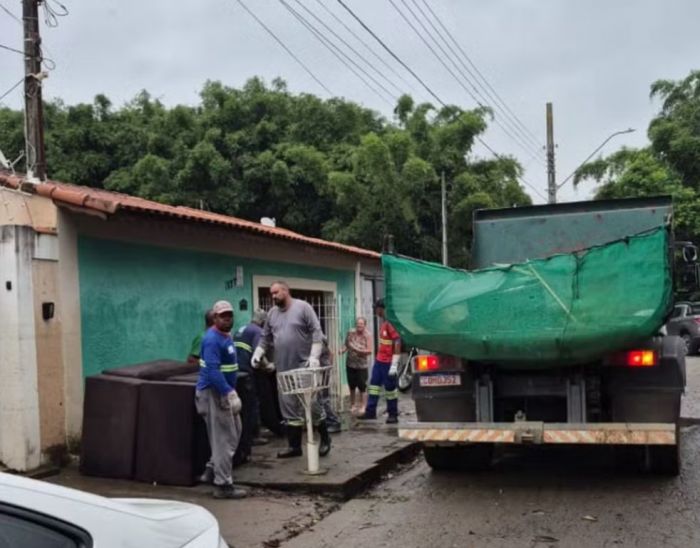 Guaratinguetá começa limpeza de ruas após temporal que provocou alagamentos