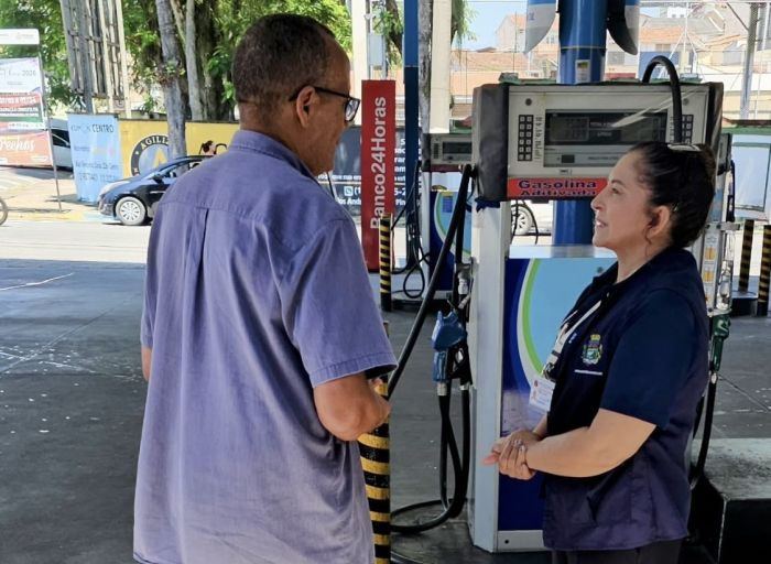 Procon realiza fiscalização em postos de combustíveis e cobra transparência nos preços em Pindamonhangaba