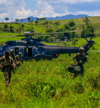 EXERCICIO DE EMBARQUE E DESEMBARQUE DE TROPAS COM OCUPAÇÃO DE AREA.